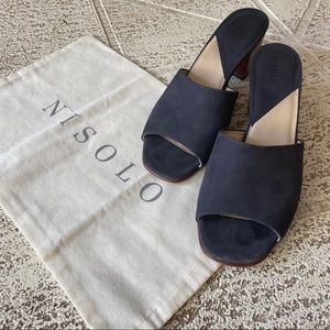 Nisolo Elizabeth slide size 8 in navy suede